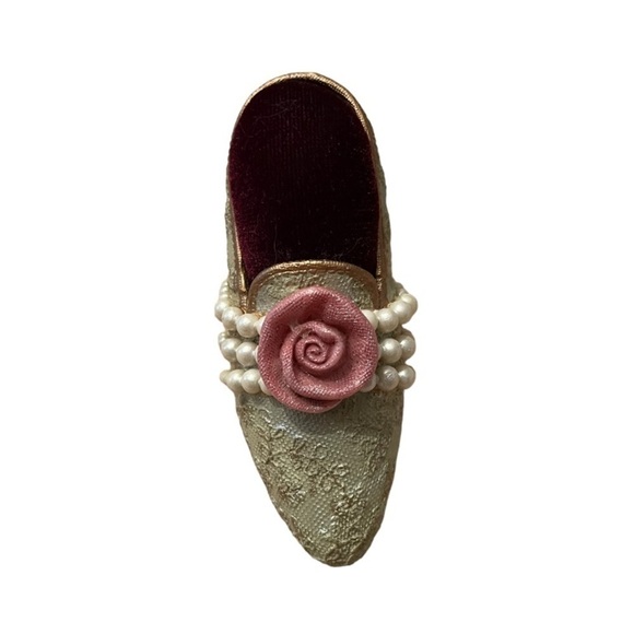 Russ Berrie & Co High Heel Shoe Pin Cushion - Picture 1 of 5